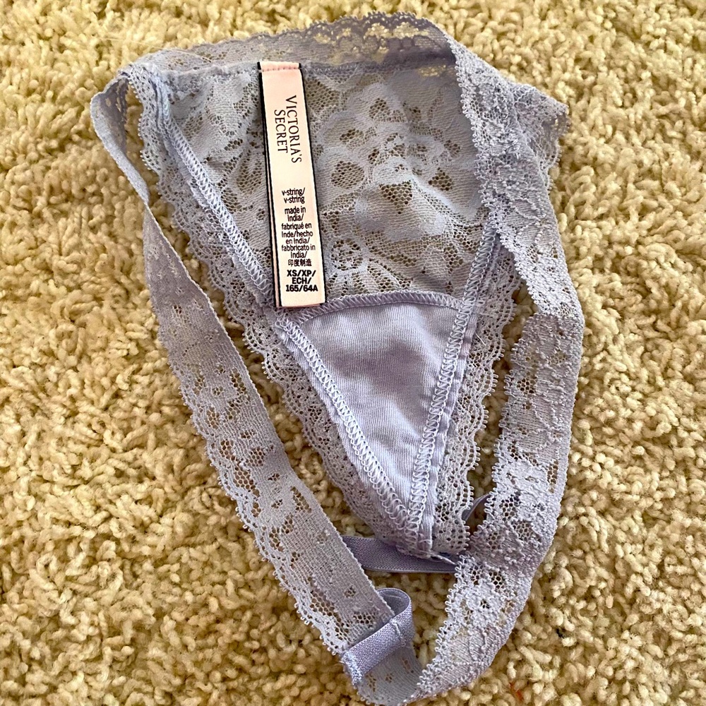 Victoria’s Secret Lace V String Panty NWOT